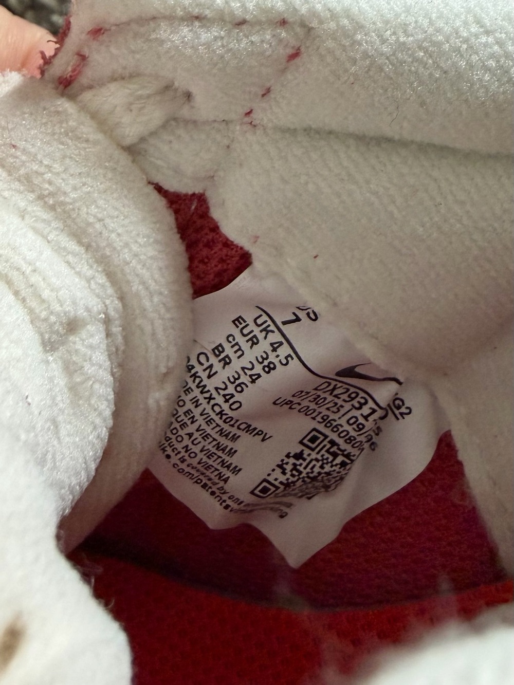 Women’s 7 Nike Pink Suede & Mesh Sneakers - Picture 7 of 7